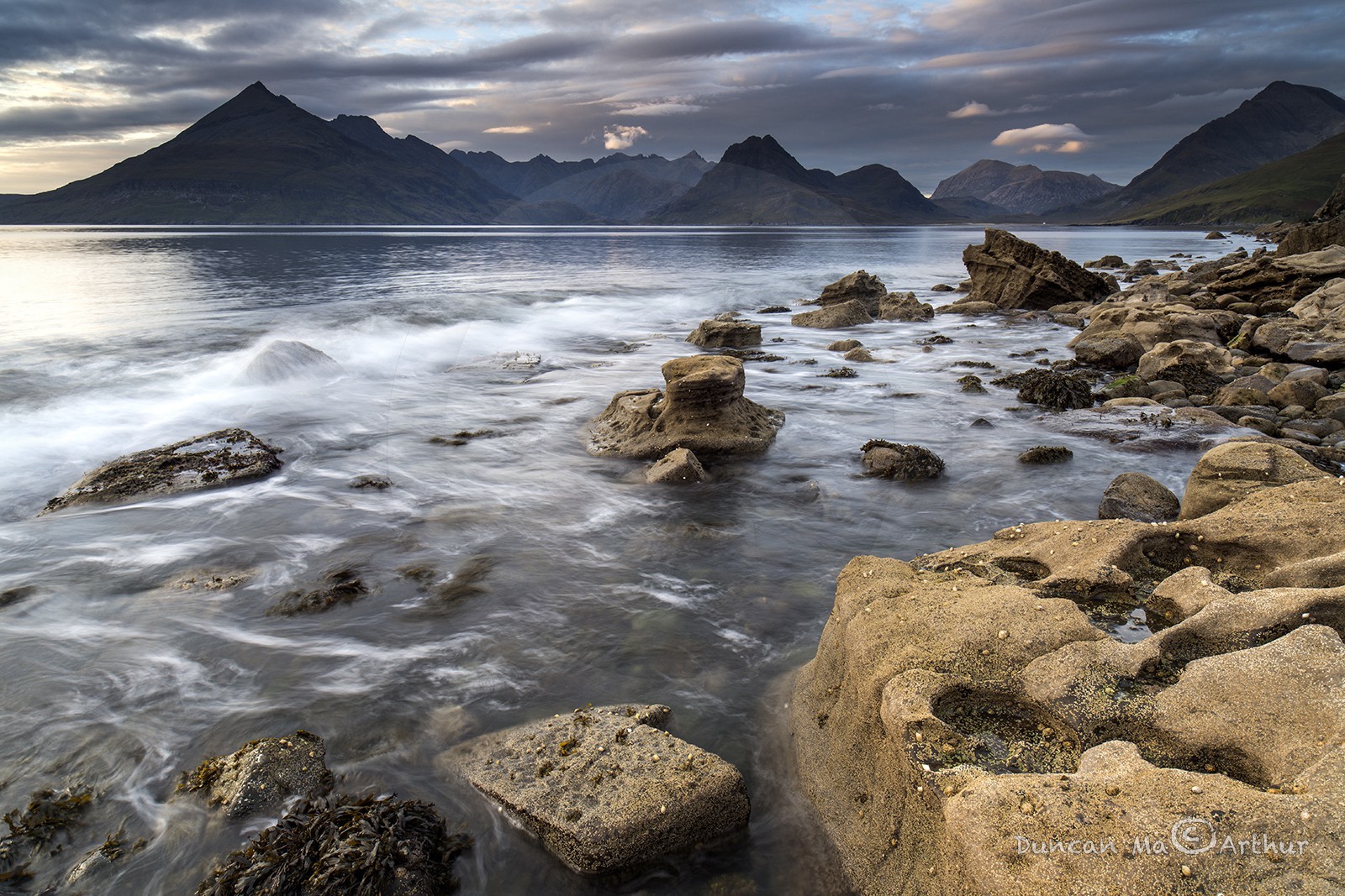 Loch Scavaig et le Cuillin noir depuis Elgol, île de Skye