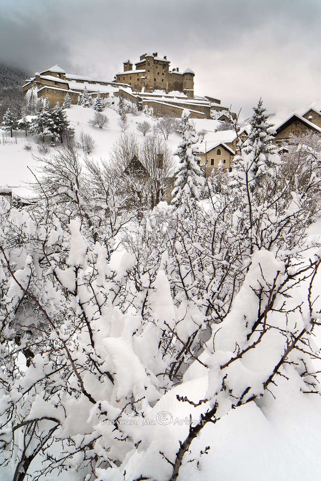 Neige fraiche sur Chateau Queyras