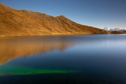 Le lac du Grand Laus, Malrif, et vue lointaine sur le Viso.