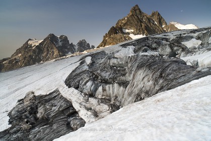 The glacier Blanc, between the Pelvoux and the Ecrins. Hautes-Alpes