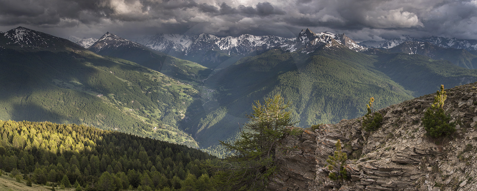 Vue sur Molines et la vallée de la Blanche