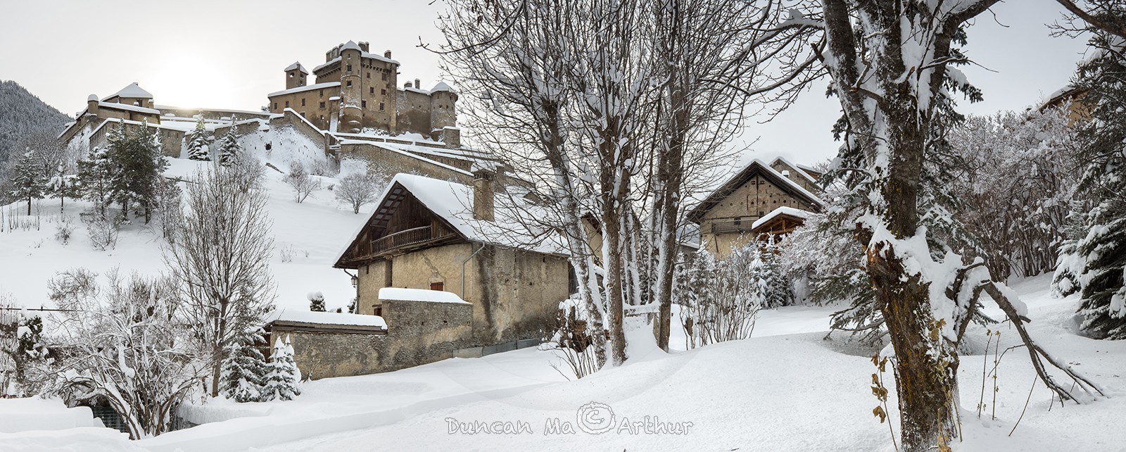 Neige fraiche sur Chateau Queyras