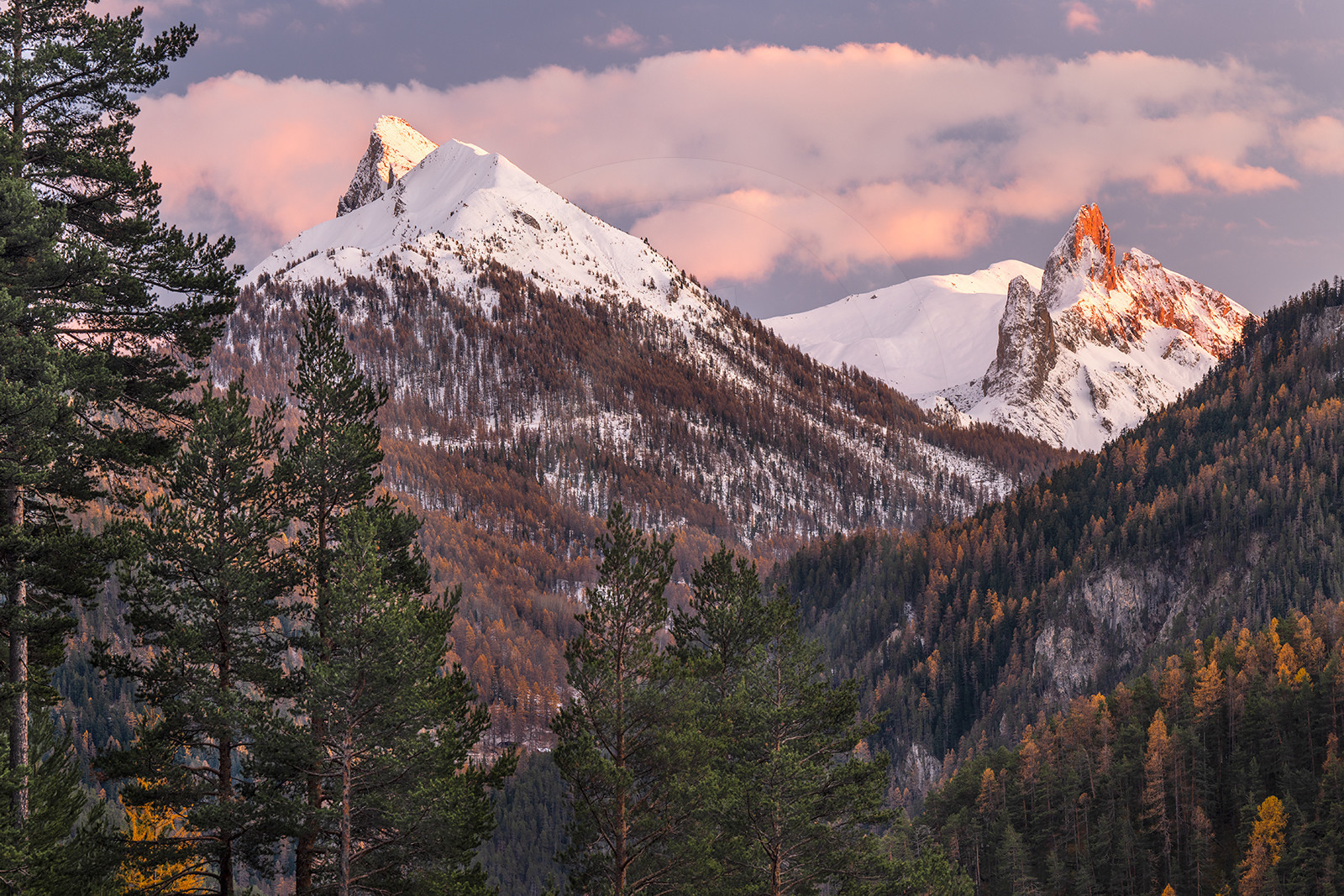 La Roche des Clots et la Selle un soir de fin d'automne.