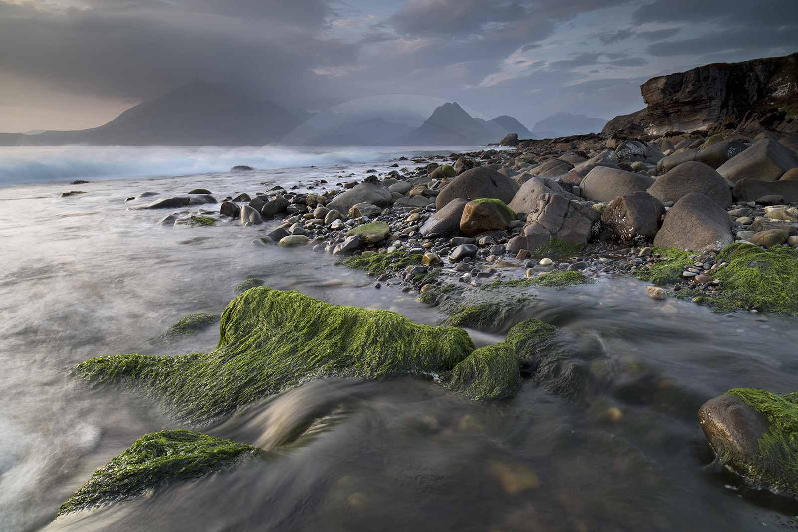 Éclaircie du soir face au Cuillin Noir, île de Skye