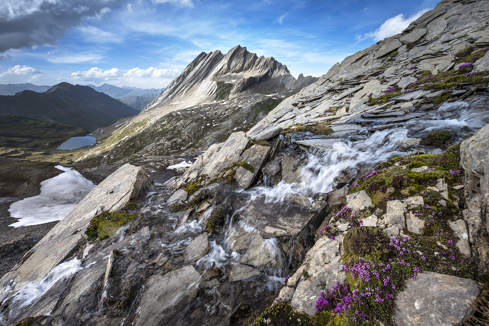 Le lac Foréant et la Taillante à la fonte des neiges