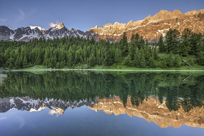 Le soleil se lève au lac Miroir