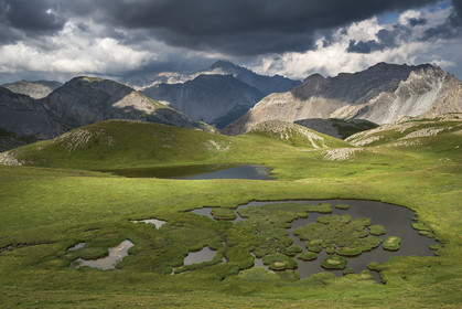 Le lac de Cogour au col Néal, au fond le pic de Rochebrune
