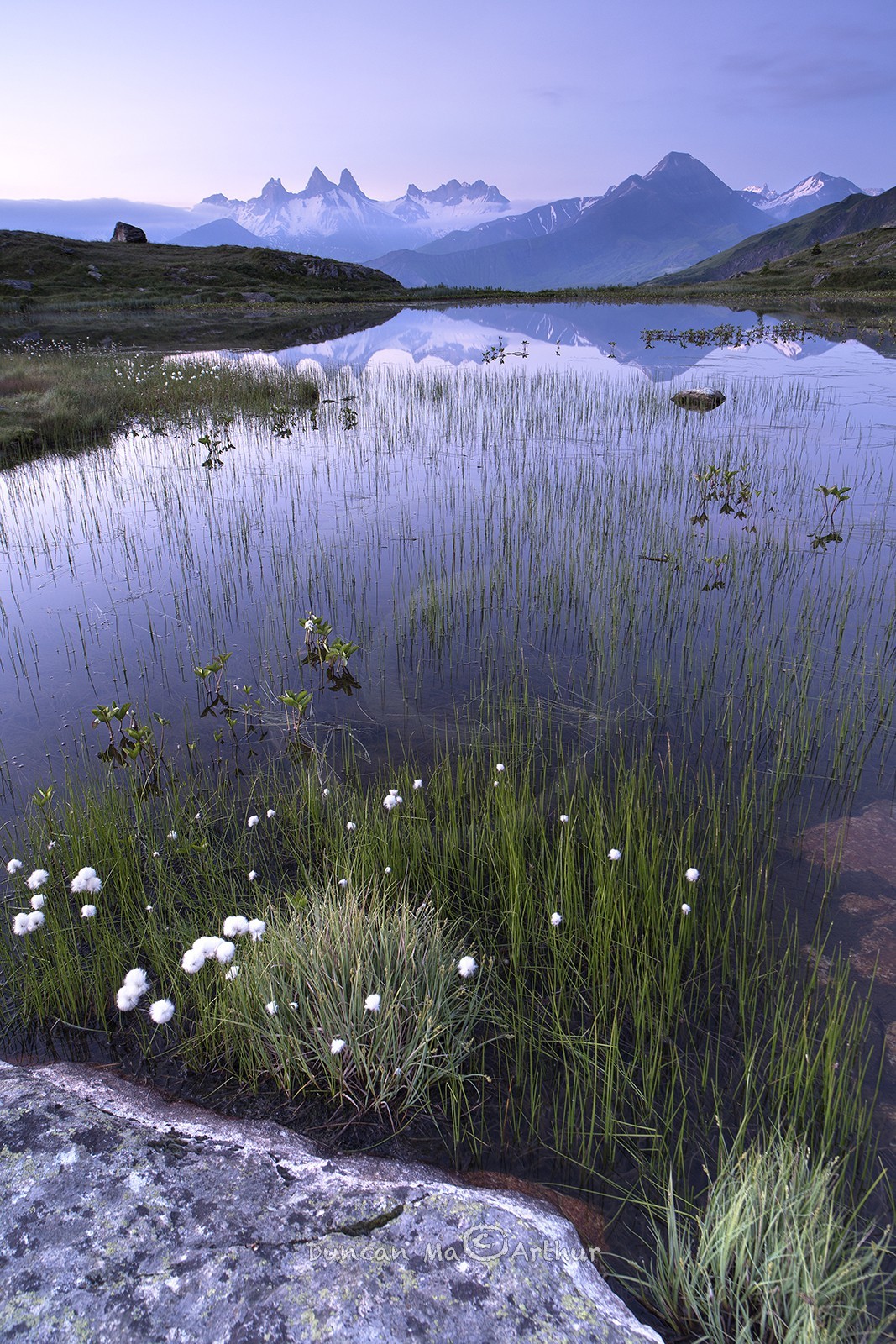 Le lac Guichard (Savoie) et les aiguilles d'Arve