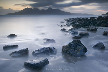 L'île de Rum depuis l'île d'Eigg